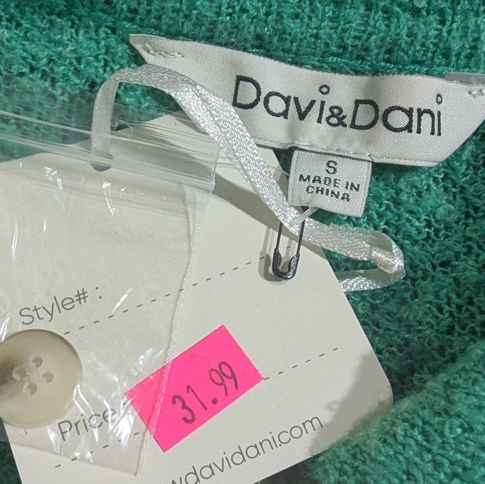🤩 NWT Davi And Dani Green Women's Short Sleeve Sweater Size Small - Picture 7 of 7
